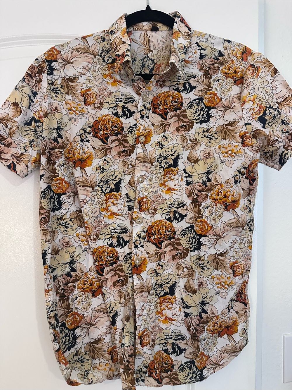 Classic Floral Short-Sleeve Shirt in Beige and Brown
